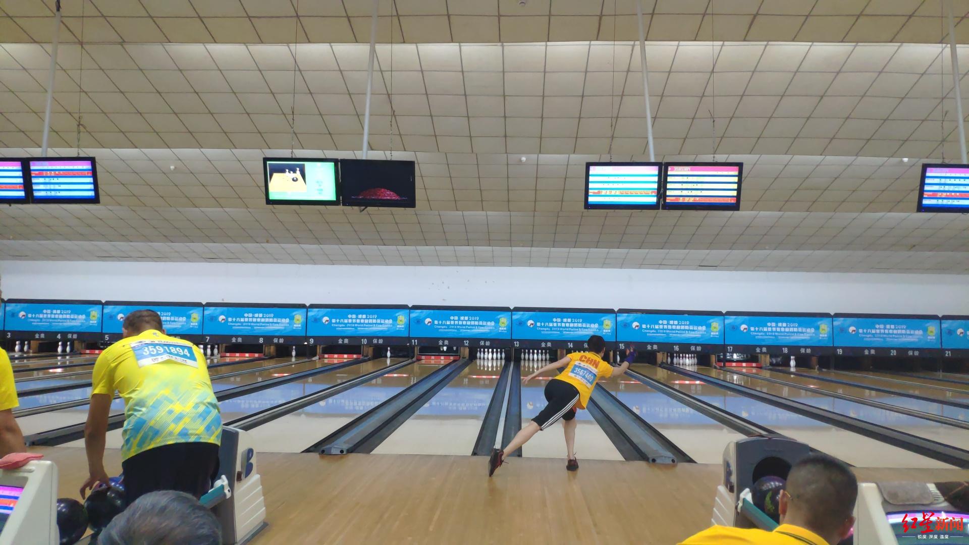 世警会保龄球团队开赛28支队伍争夺团体奖牌