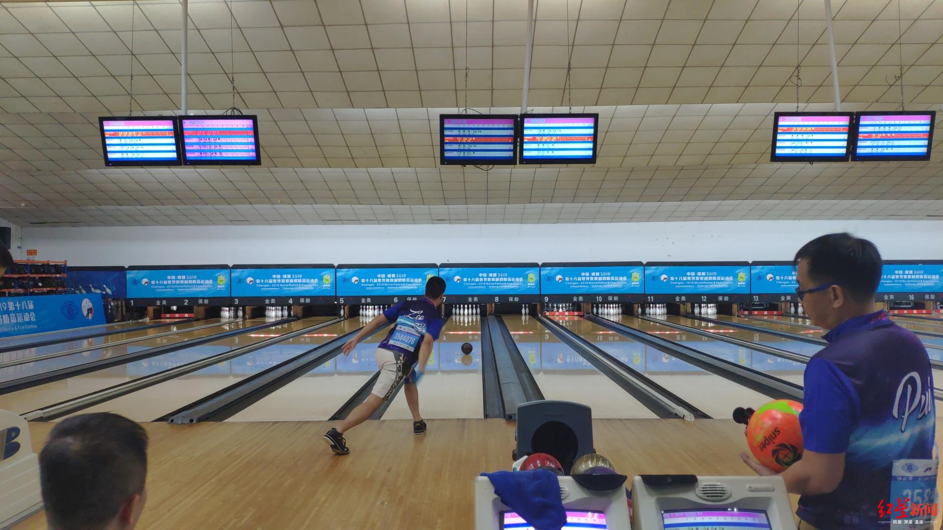 世警会保龄球团队开赛28支队伍争夺团体奖牌