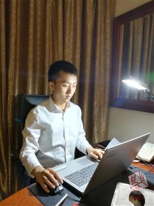 25岁恩施小伙心怀梦想 当兵退役后复学再创业
