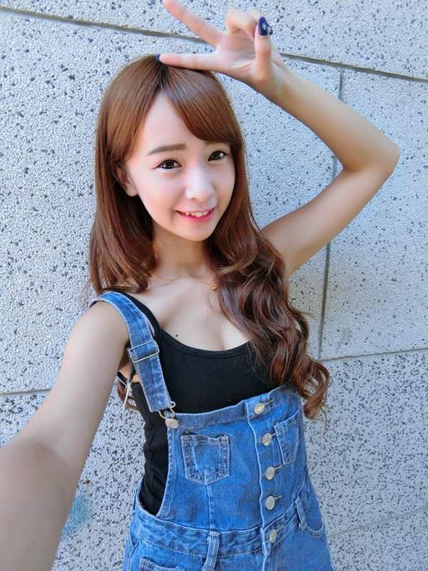 台湾美女玩家张雅涵海量美照清纯可爱魅力无限