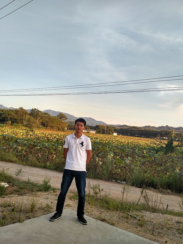 90后第一书记|陈伟男驻村记:他的肤色和村里老表已无差别