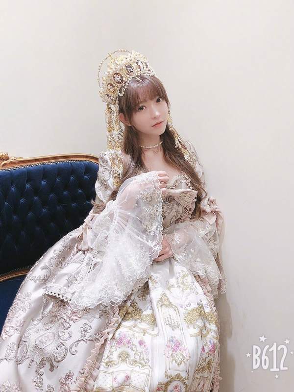 韩国第一美少女yurisa公主风美照 端庄优雅女神范十