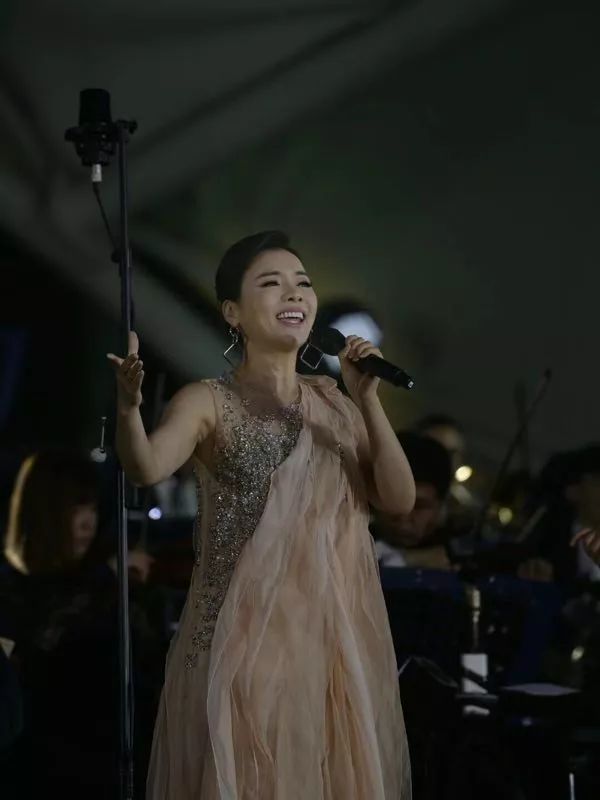 【扩散】星光大道总冠军傲日其愣来了,这场演