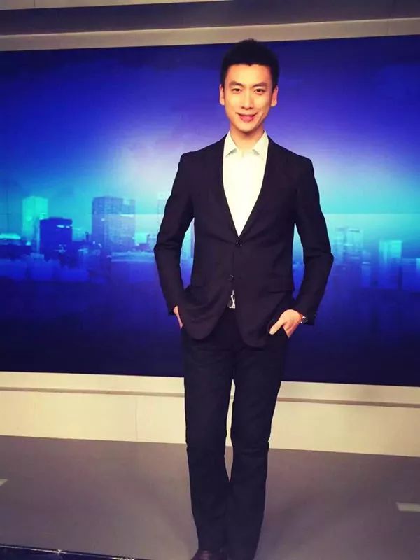 山东人民广播电台首席主播 马毅云竹松格梁媛就在12月28日看演出,拿大