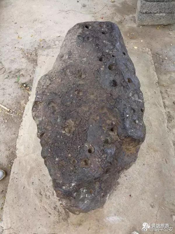 广西长1米2大陨石被盗案告破 7名"天外飞仙"落网