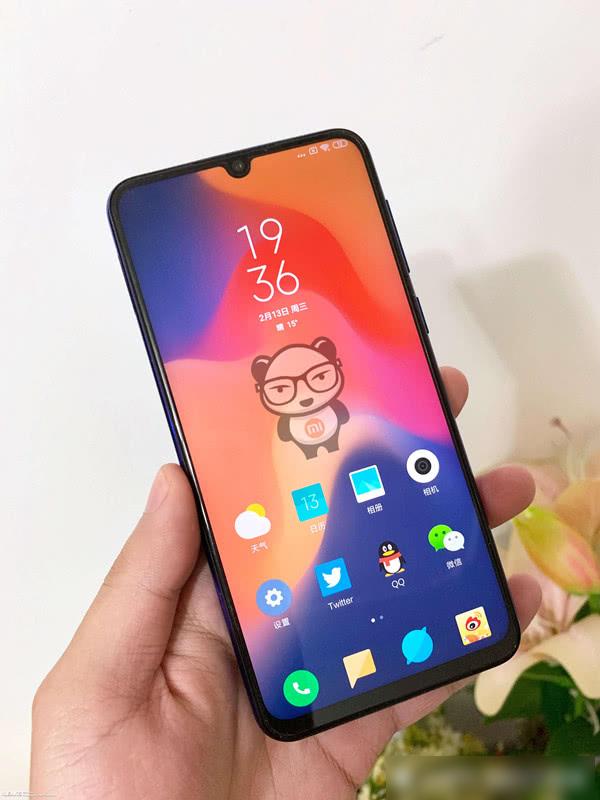 三摄像头水滴屏 旗舰小米9定妆照曝光