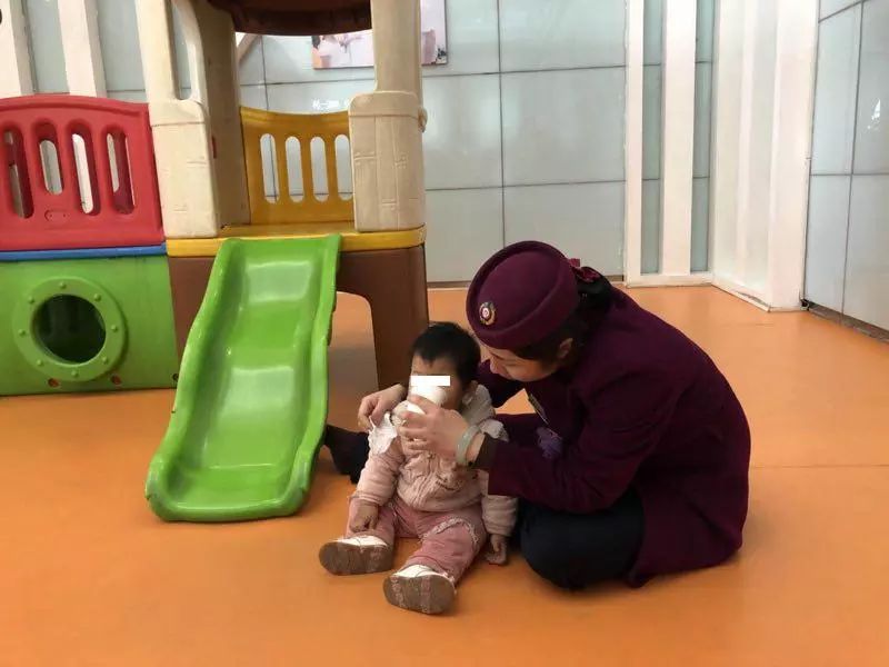 11个月的女婴独自坐高铁从邯郸到石家庄?竟是