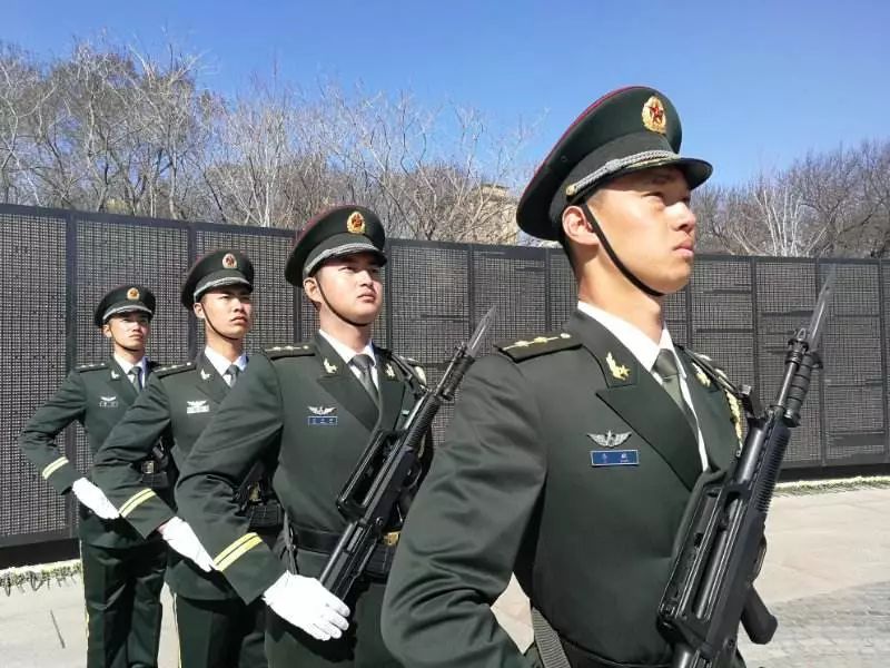 英灵长眠故土今天第五批在韩志愿军烈士遗骸安葬沈阳