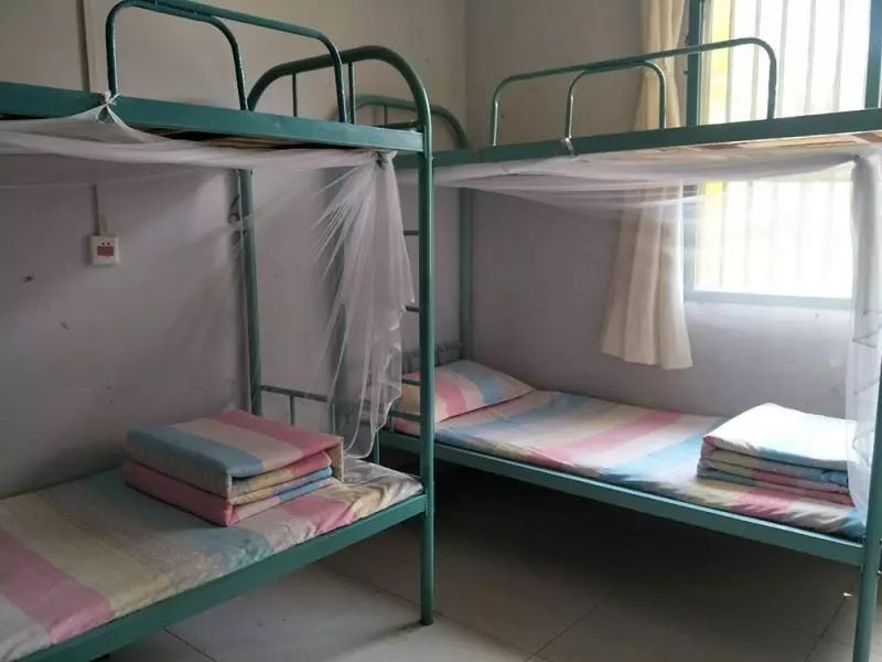 扇巴掌,踢肚子,用鞋刷抽脸,又一家"豫章书院"!