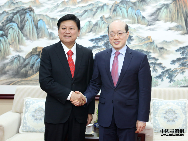 刘结一会见台湾花莲县长傅崐萁