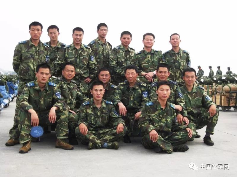 三年经历两次撤编这个普通军官的冲锋之路很青春