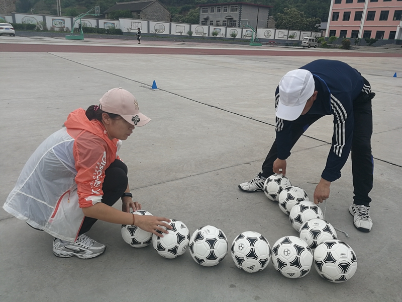 秦皇岛基地(中国足校)开展足球帮扶活动 助力山