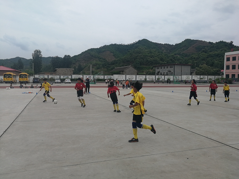 秦皇岛基地(中国足校)开展足球帮扶活动 助力山