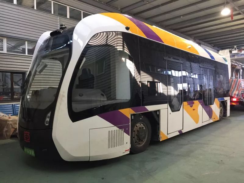 哈尔滨来了"智轨"电车!速度70迈!不用等信号灯!