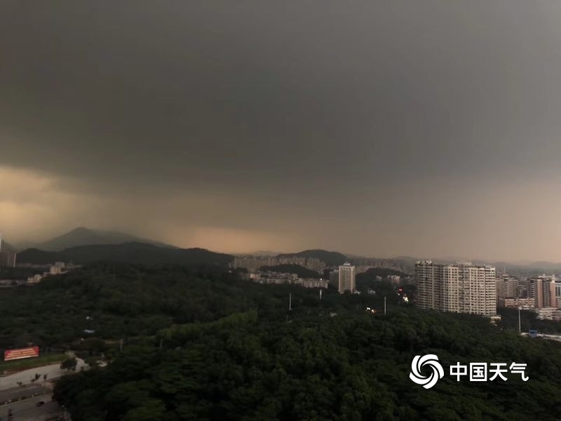 广东强对流天气持续珠江三角洲粤西局地有暴雨