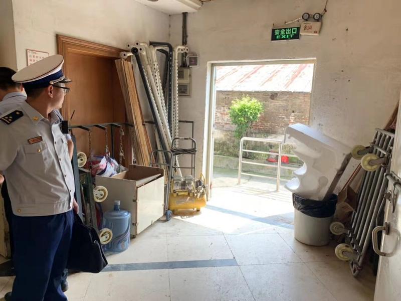 停用消防设施,器材从化区广州南盾通讯设备有限公司1,疏散通道有半