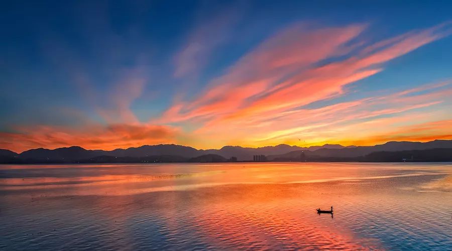 邻居出奇招抢人四川如何坐稳西部旅游头把交椅