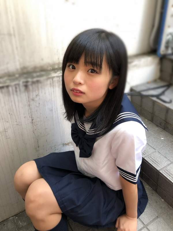 尽管有着与常人不同的兔宝宝牙齿,但是西叶瑞希从来不吝啬开口笑,从来