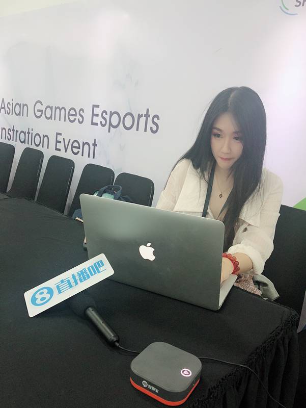 宿命带吧友深入了解直播吧主播们之美女主播伊琳