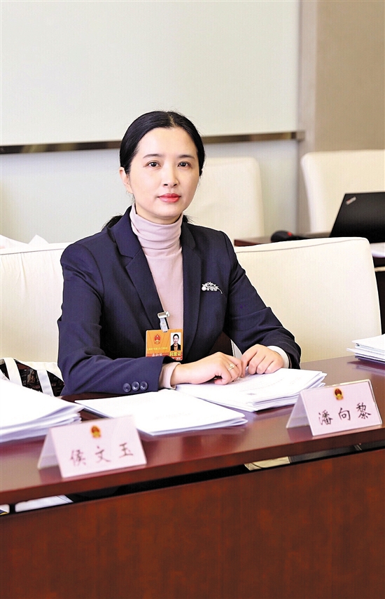 四月芳菲艳阳天