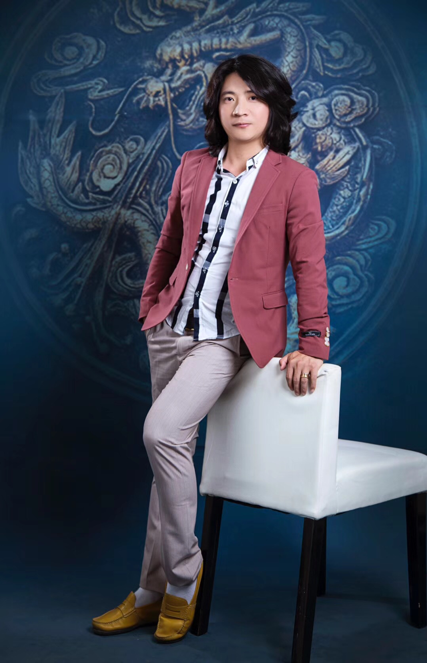 肖昂歌曲《路灯下的你》