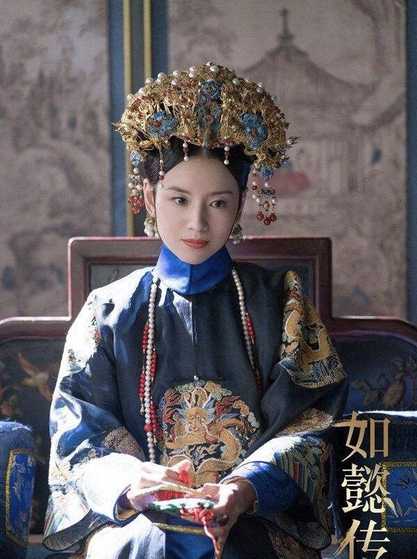 而《如懿传》里面,董洁为了子嗣和太子之位展现出的人性中的自私和