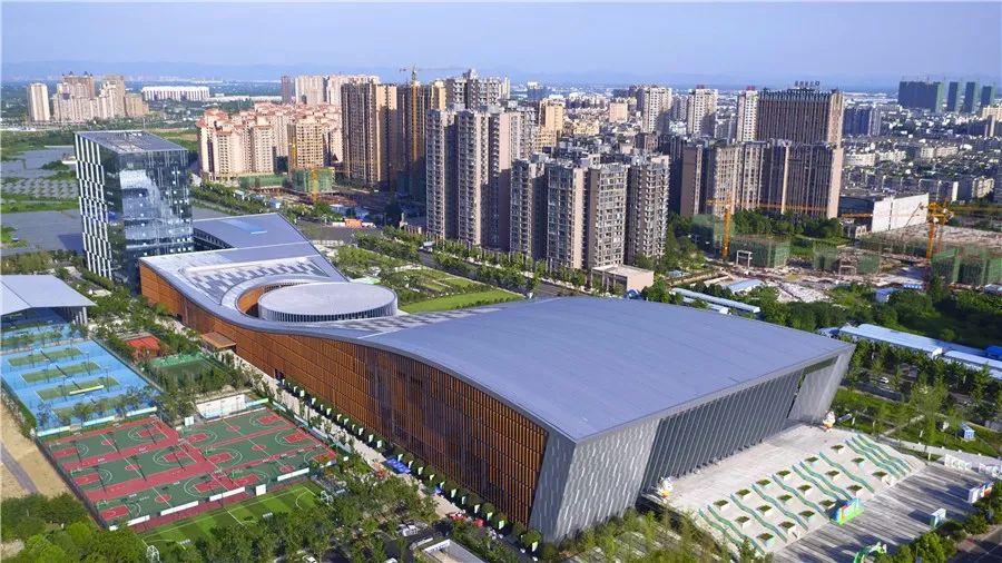 产业城正在原址之上拔地而起,串起工业记忆的"大时代1956",成为青白江