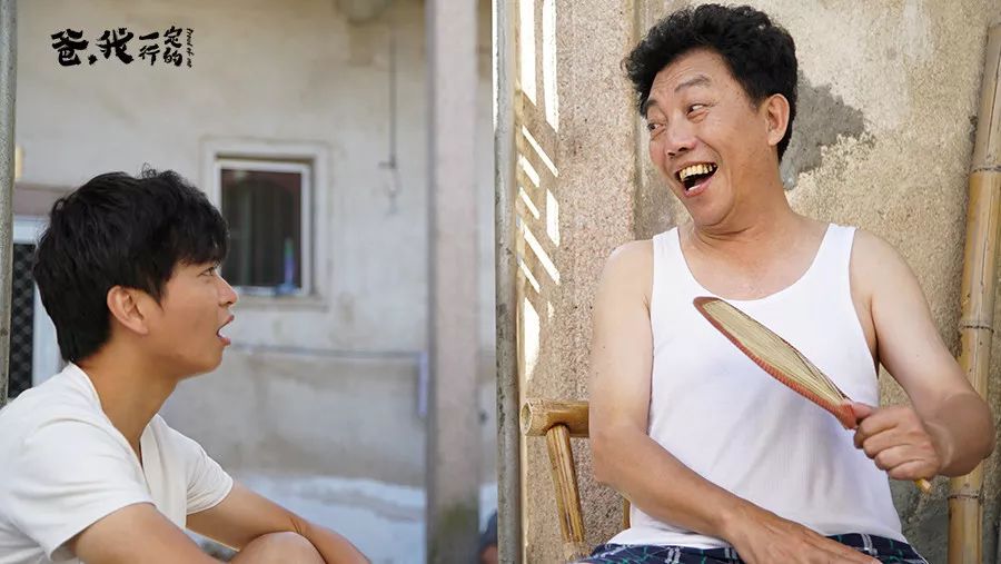 这个爱说闲话的大叔是"水鸡兄"李树浩,今年已68岁.