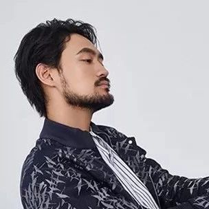 清爽男神变雅痞大叔,36岁袁弘新造型man力爆表,原来是留了胡子