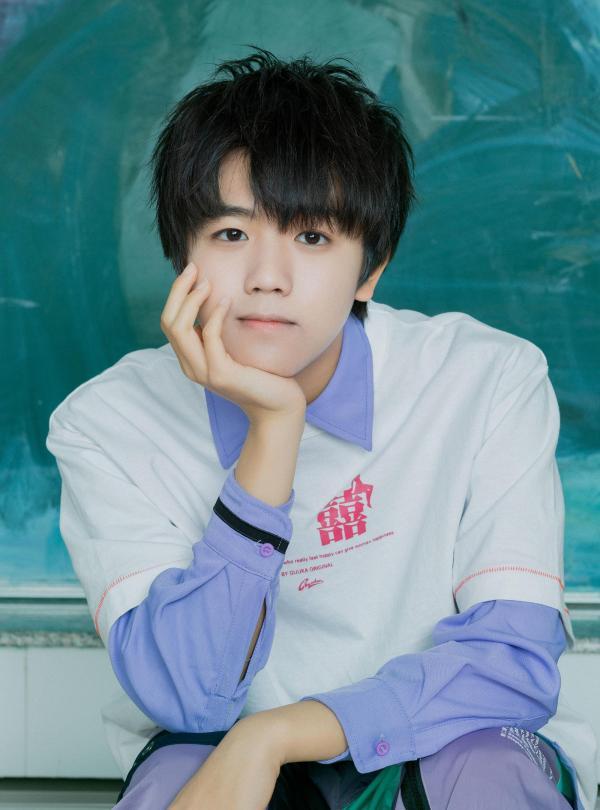 《骑单车》上线校园青涩的心动迎春而来|骑单车|易安|司捷_新浪新闻