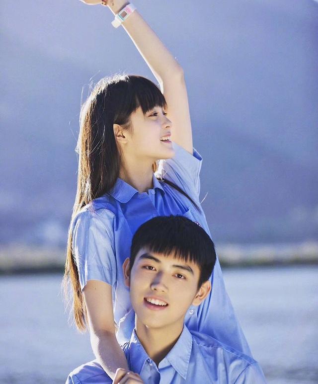 陈飞宇&欧阳娜娜校服写真,青春活力少年少女组合