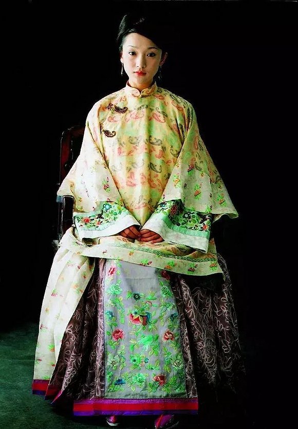 12年后再回归叶锦添在北京造了一座未来悬浮城市