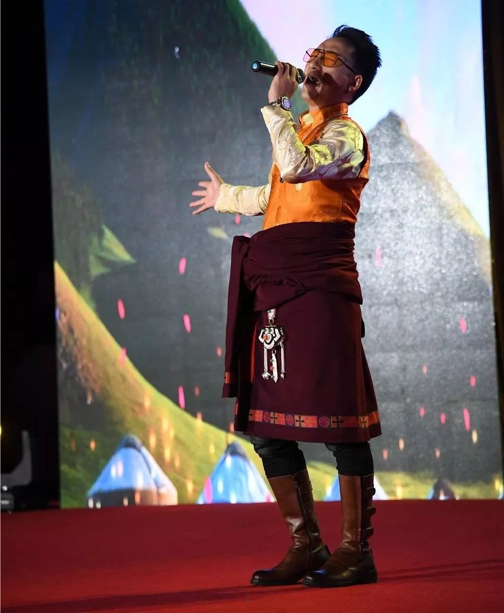 歌曲演唱《不要等到那一天》,演唱者:齐旦布(藏族)