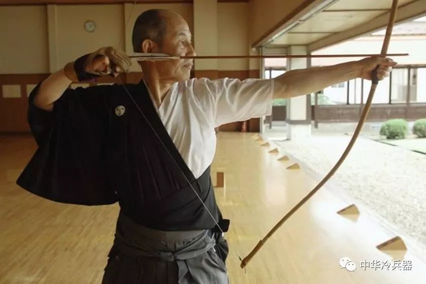 日本流传至今的冷兵器：简述日本弓箭的历史|平安|弓箭|木弓_新浪新闻
