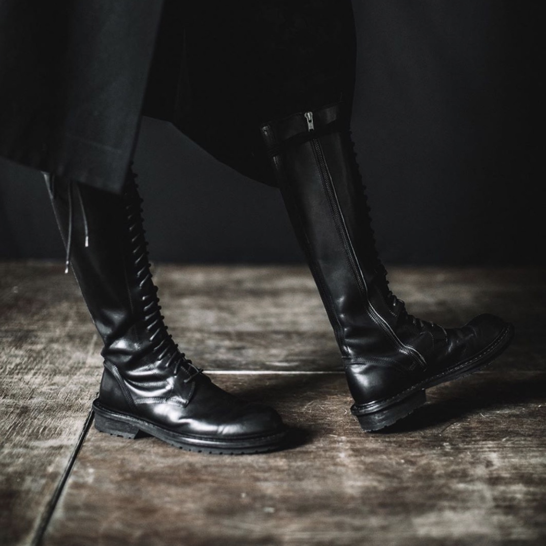 穿上英伦风骑士靴,一秒自信出街