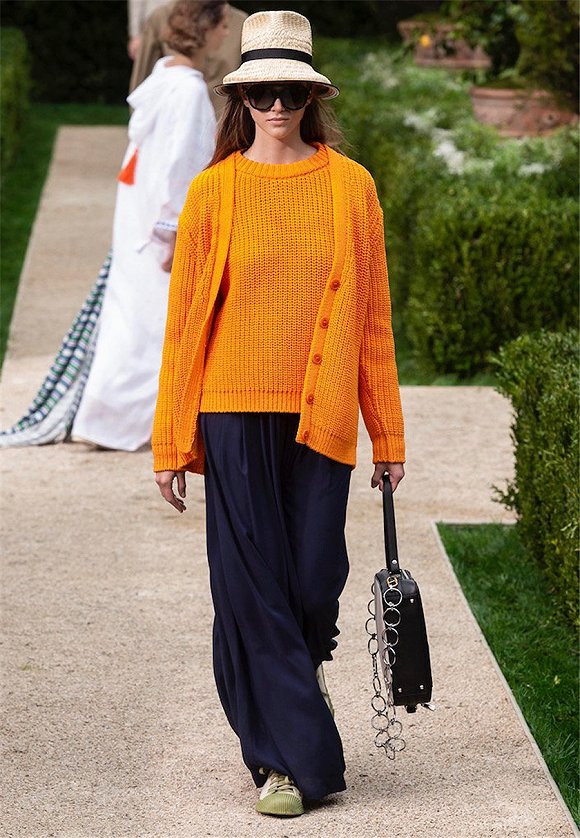 衣帽间想做时尚达人不如从学习土橘色搭配入手