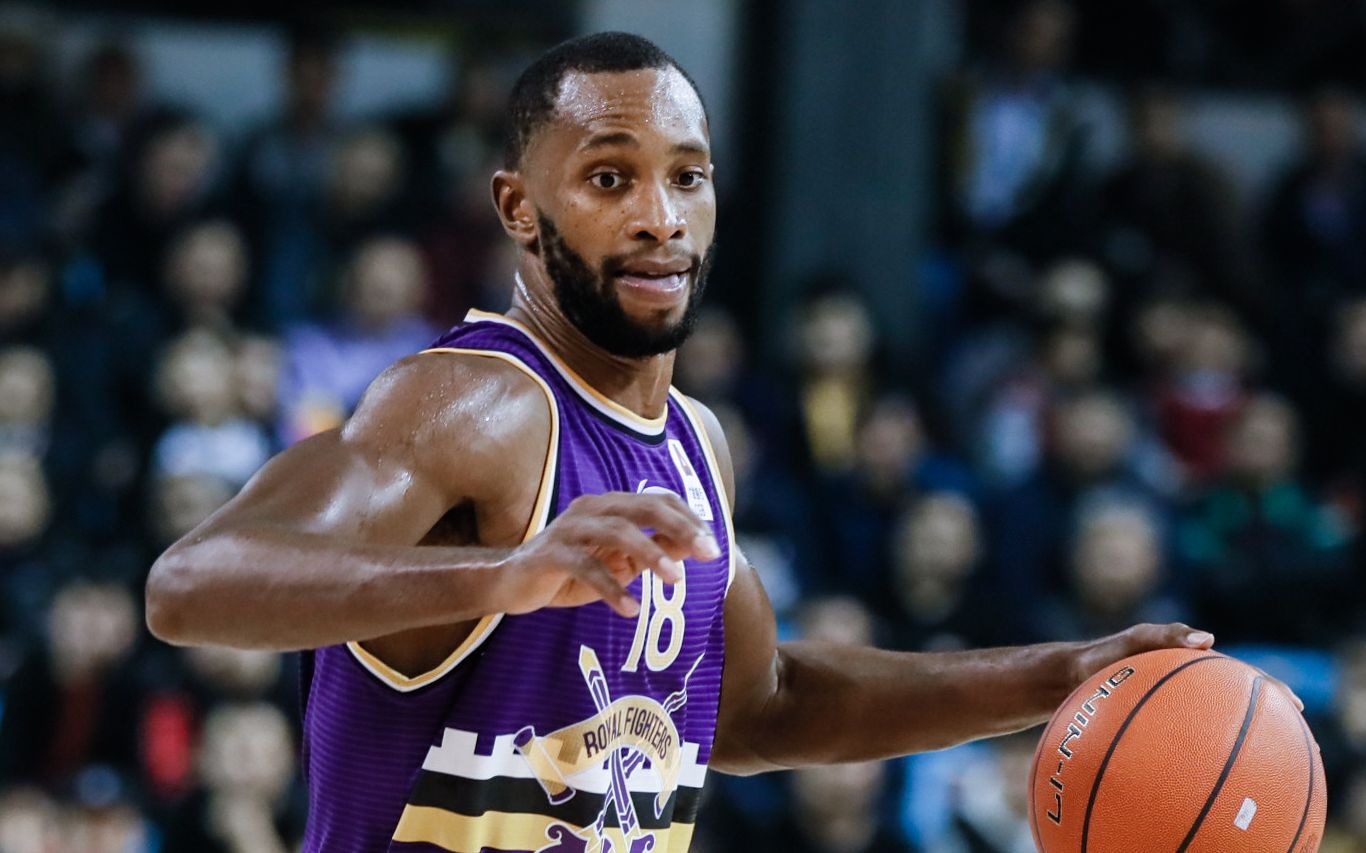 出场40分钟只得了7分北控小外援弗格怎么了