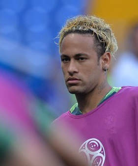 内马尔秀新发型,网友:代言了泡面?