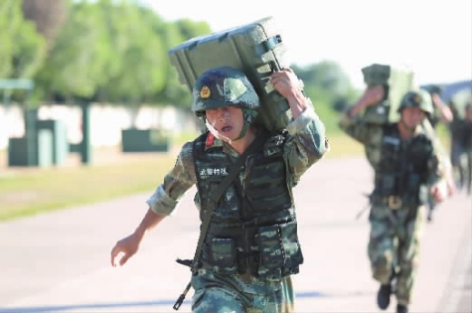 记者 张浩 摄8月2日下午,王喜同志先进事迹宣扬推介会在永州市武警