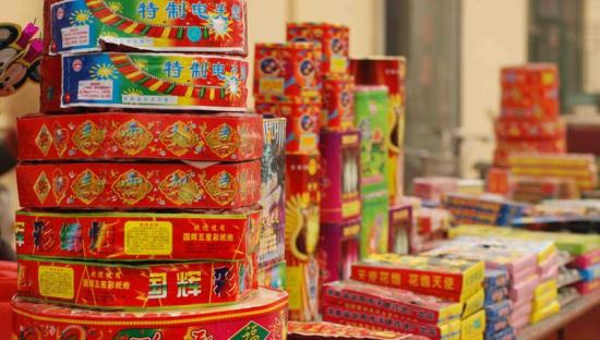 年产值约200亿元,湖南省有烟花爆竹企业为2748家,年产值为120亿元左右