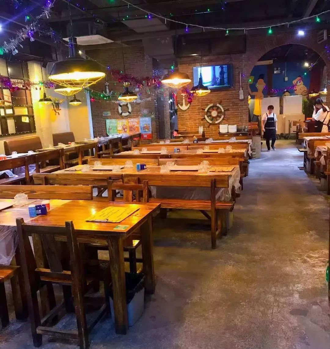 【老街烧烤东湖店】武汉夜宵霸主强势来袭!这个套餐太嚣张!