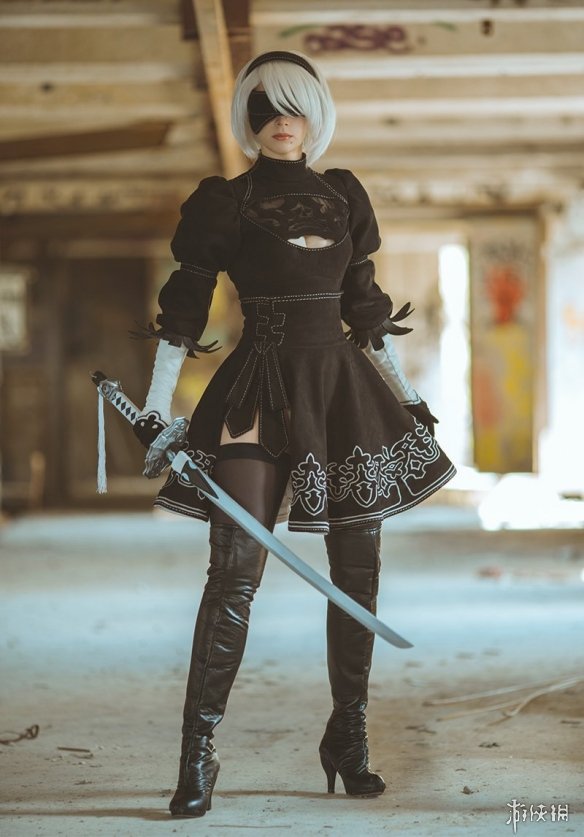 纤腰翘臀美腻腻!匈牙利辣妹enji night海量cos美照