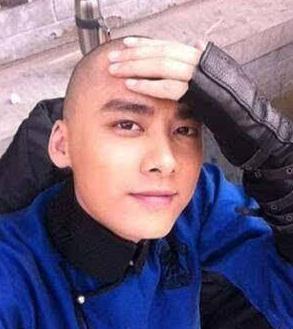 李易峰适合光头造型吴佩慈没头发的样子帅过黄立行有点像刘德华