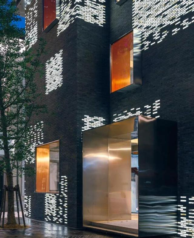 为什么香奈儿爱马仕争相用玻璃砖建宫殿但普通人却避之不及