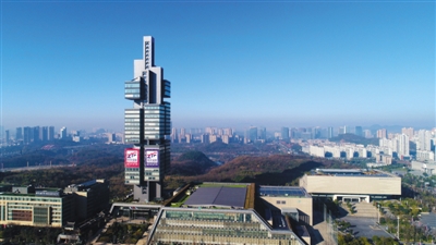 中天金融置出地产业务深化金融服务