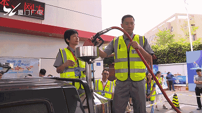 在网络上,流传着不少加油枪跳枪会导致加油量变少的疑问,不少车主也有