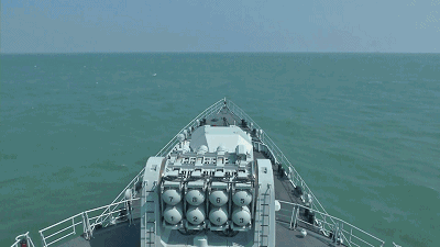 霸气:最新海军武器装备曝光,为海军庆生!中国海权崛起势不可挡!