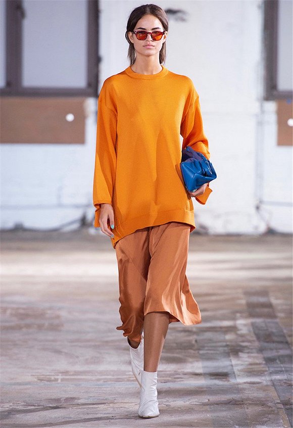 衣帽间想做时尚达人不如从学习土橘色搭配入手