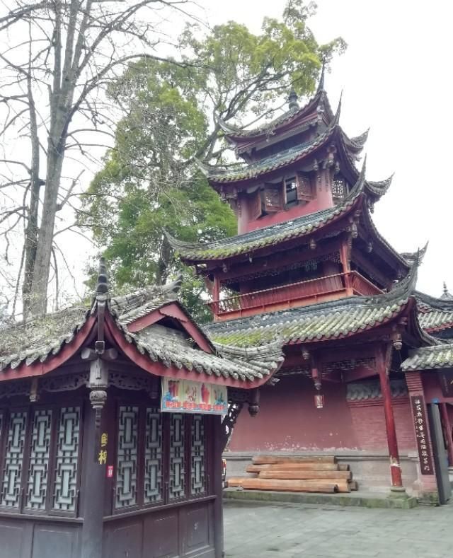 泰安金钢财神我们在青城后山