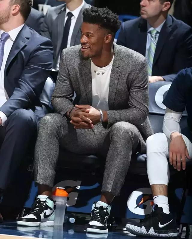 鞋王塔克就是骚!新鞋老鞋齐登场!本周海外明星球鞋上脚精选 !